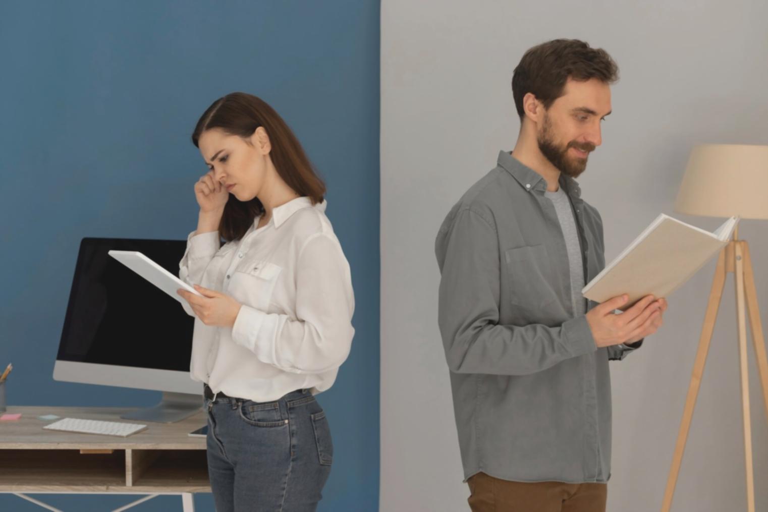 Consultant financier analysant des ratios avec un client